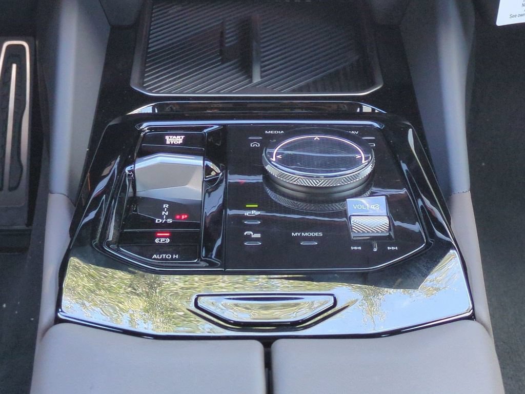 New 2027 BMW 530i xDrive w/ M Sport Package AWD/4WD image 19