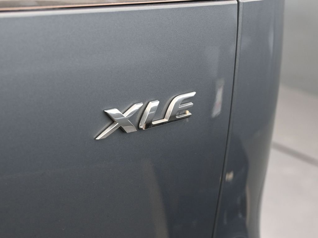 Used 2022 Toyota Corolla Cross XLE image 37