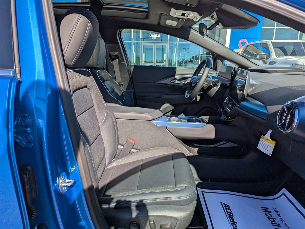 New 2026 Chevrolet Equinox EV LT image 42