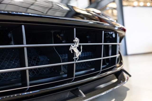 Used 2015 Ferrari F12 Berlinetta RWD image 13
