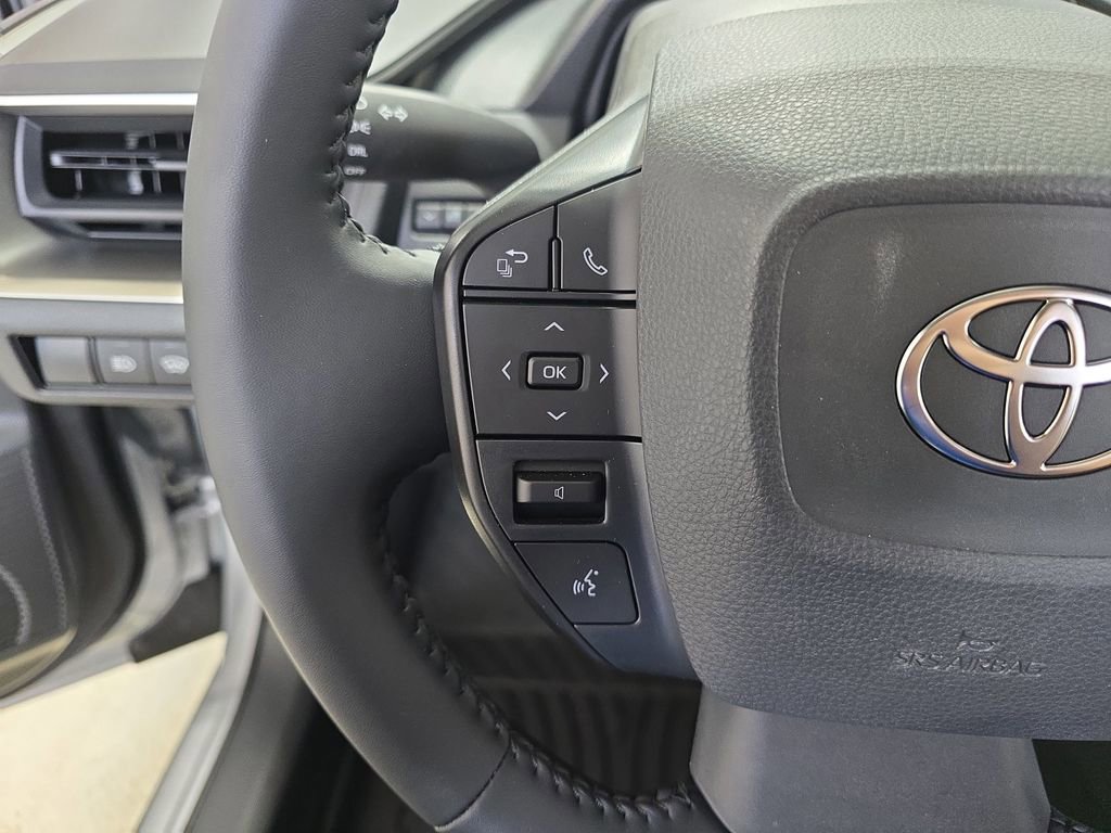 Used 2026 Toyota Prius LE FWD image 18