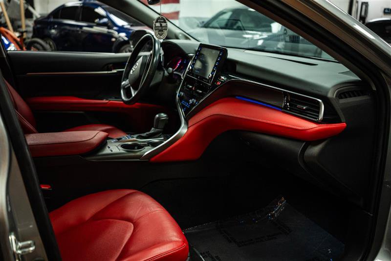 Used 2021 Toyota Camry XSE image 13