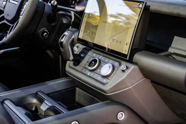 New 2026 Land Rover Defender 110 X-Dynamic SE AWD/4WD image 29