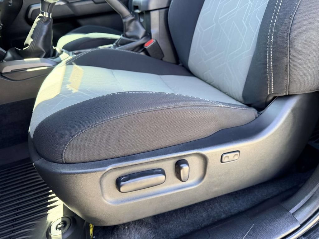 Certified 2022 Toyota Tacoma TRD Off-Road AWD/4WD image 18