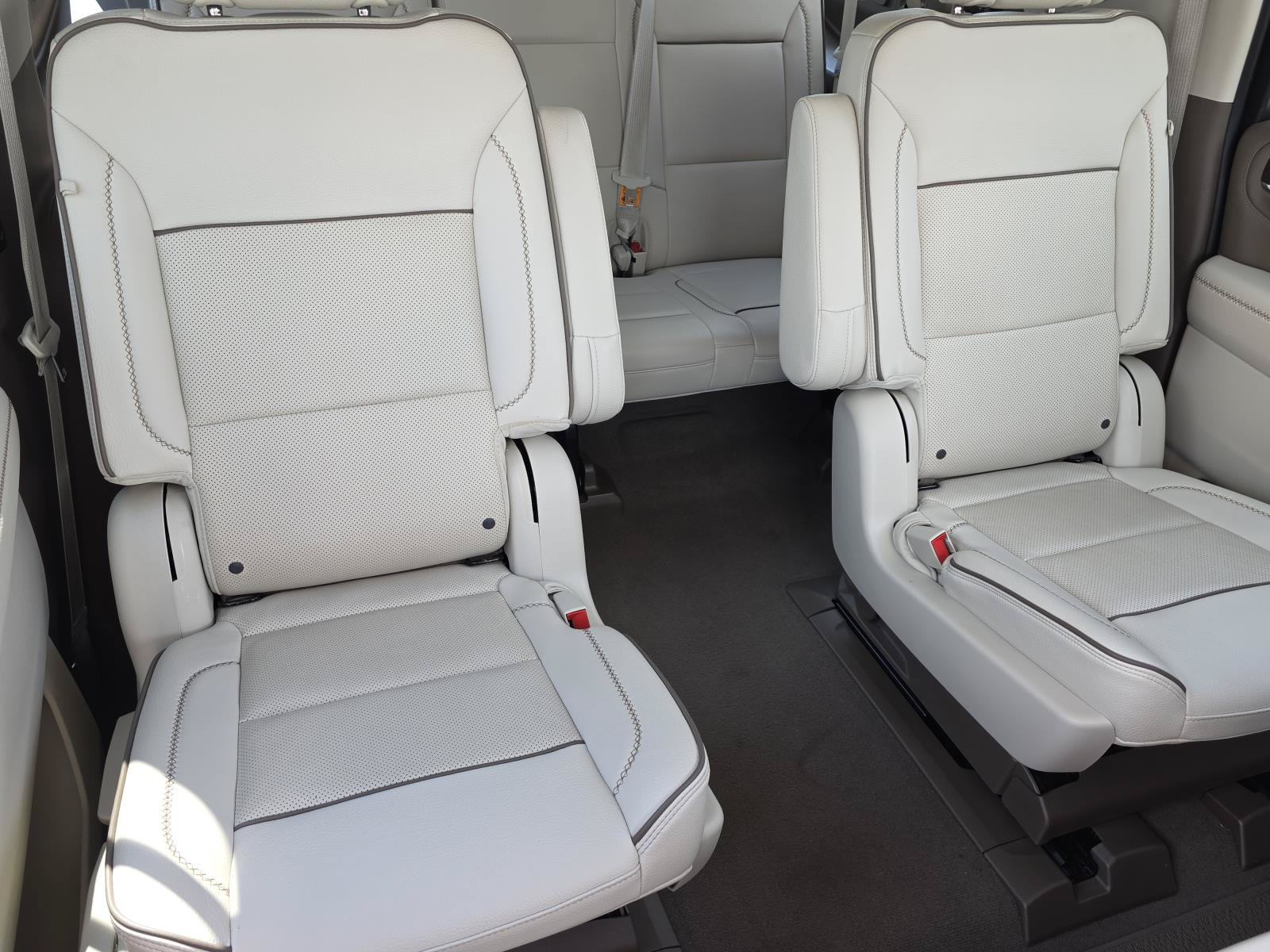 Used 2023 GMC Yukon XL Denali RWD image 21