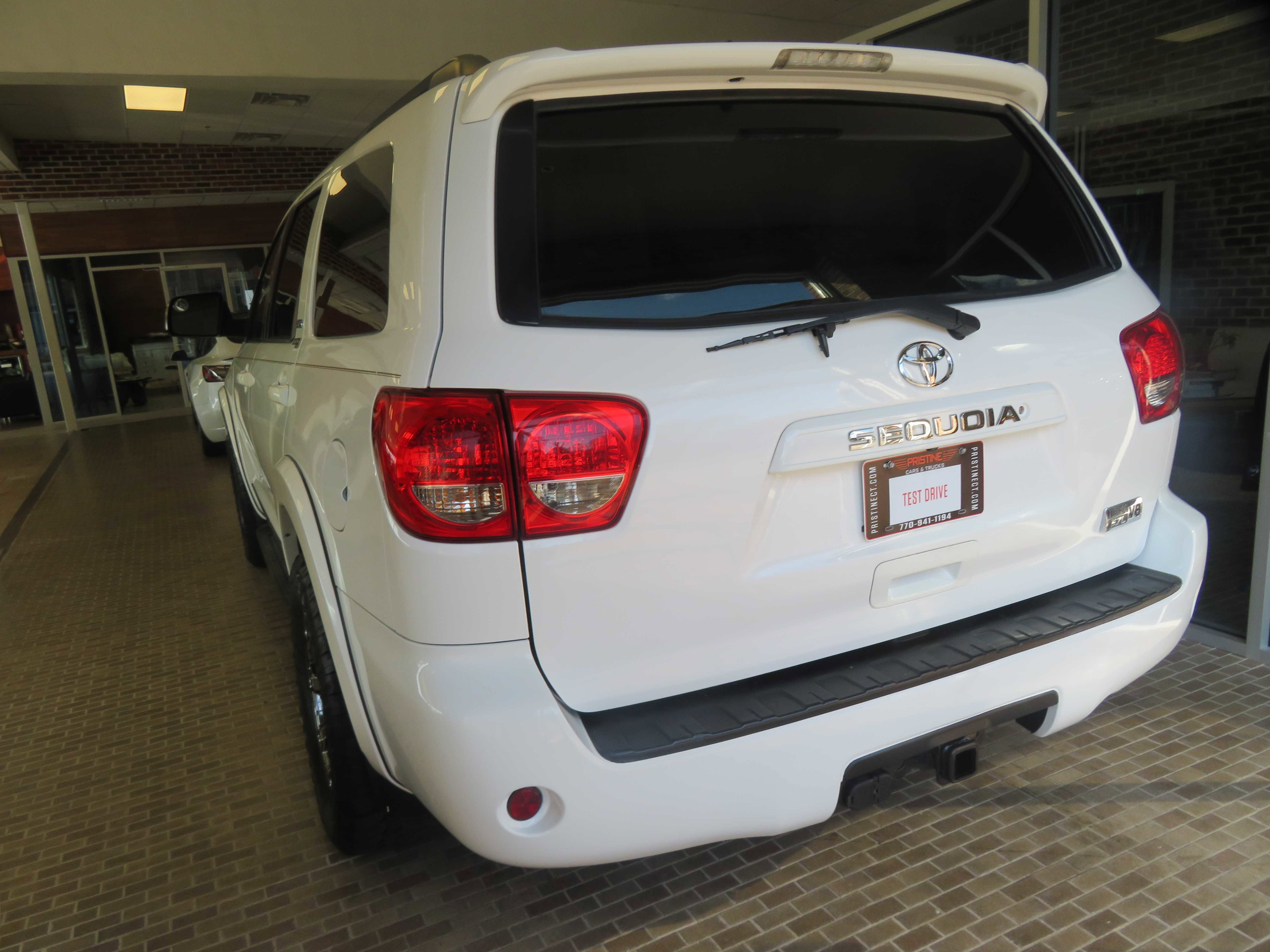 Used 2015 Toyota Sequoia SR5 w/ Premium Package image 6
