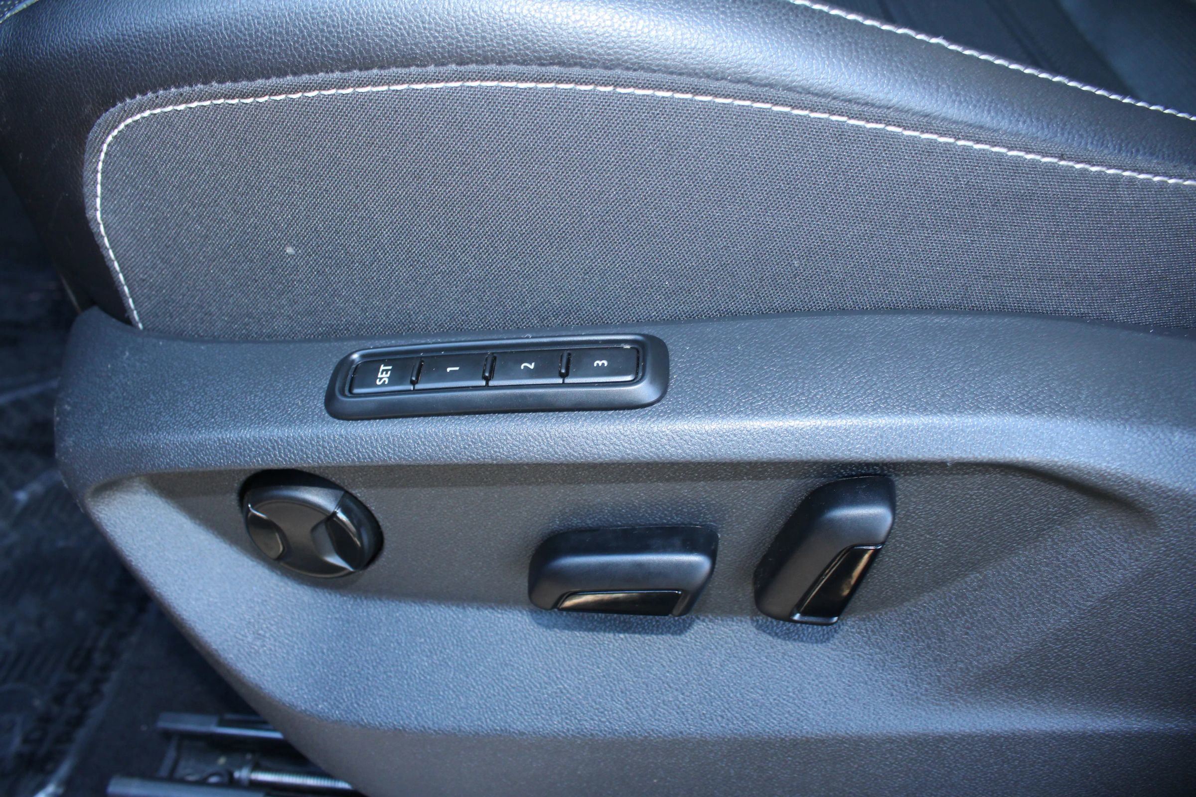 Used 2024 Volkswagen Atlas SEL image 18