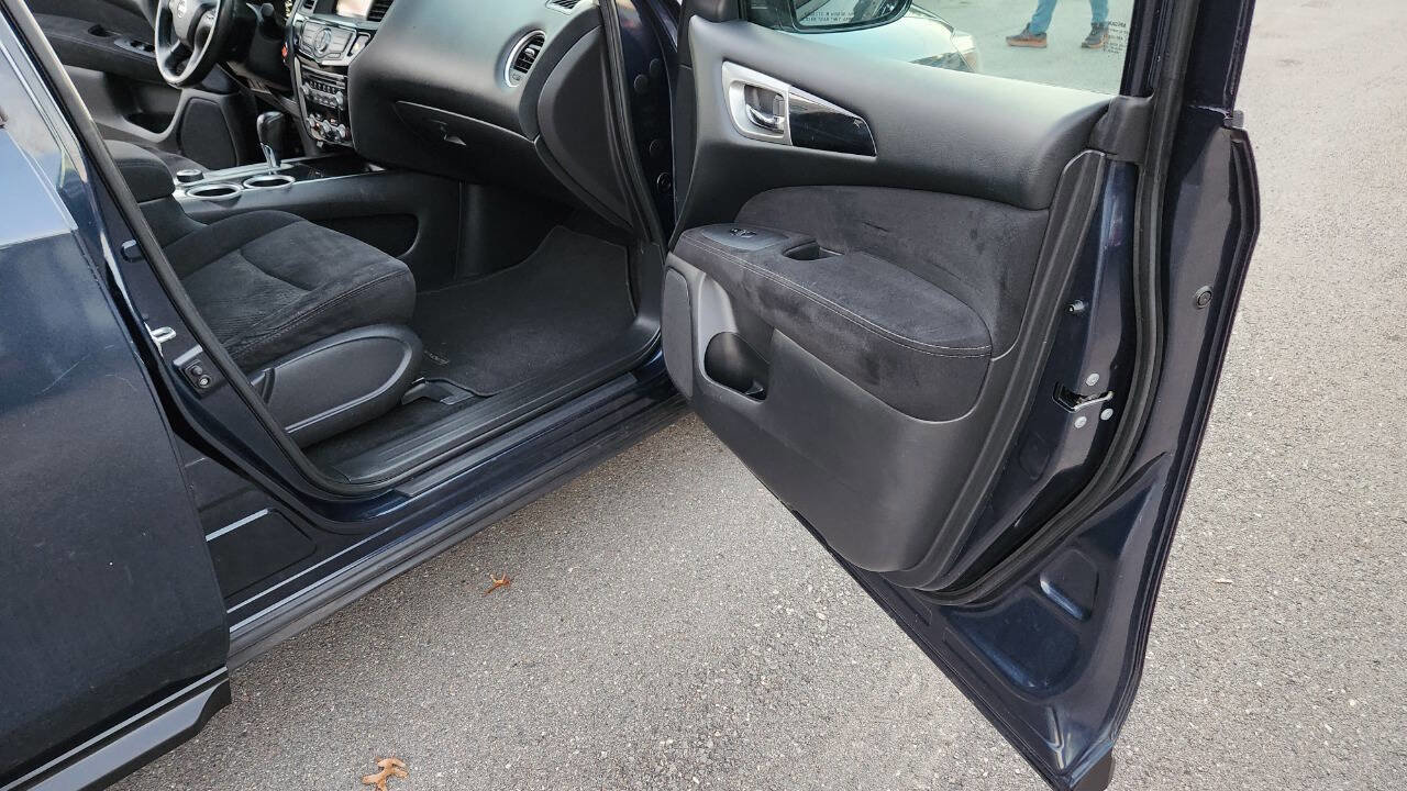 Used 2015 Nissan Pathfinder SV w/ Cargo Package AWD/4WD image 41