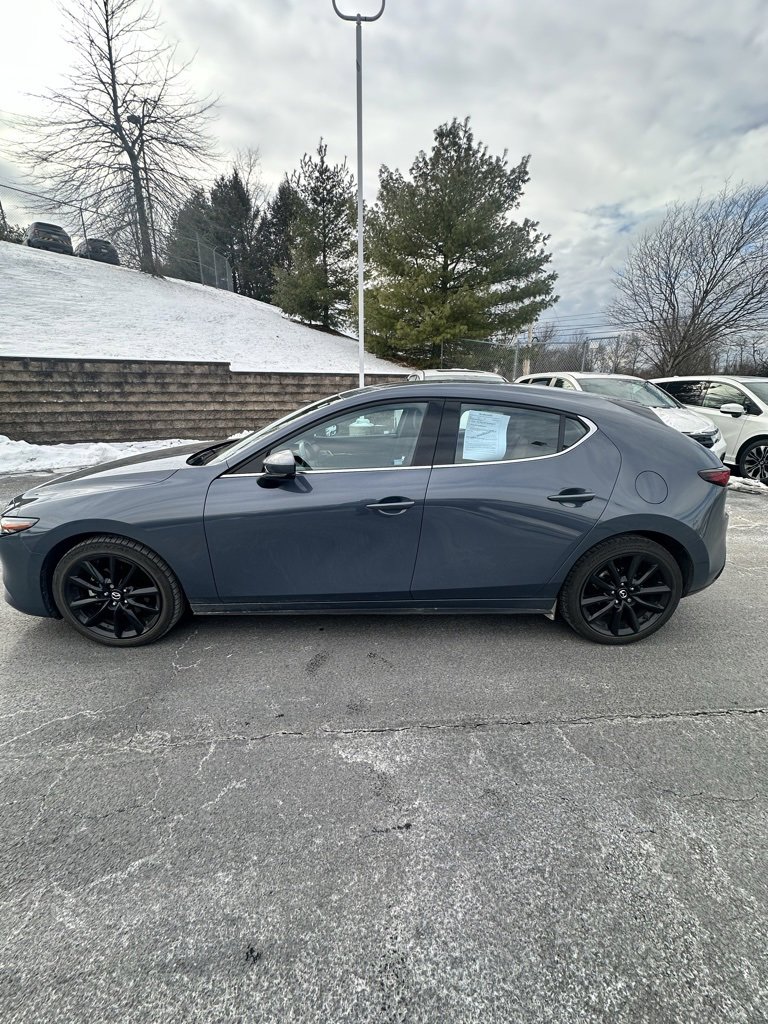 Used 2020 MAZDA MAZDA3 Premium image 2