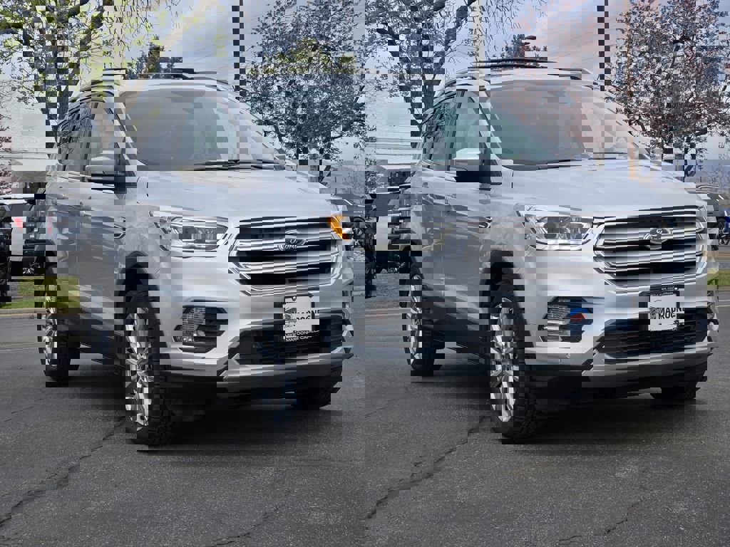 Used 2018 Ford Escape Titanium image 2
