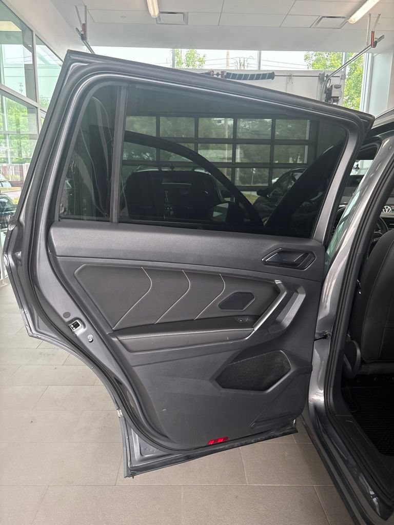 Used 2023 Volkswagen Tiguan SEL R-Line AWD/4WD image 16