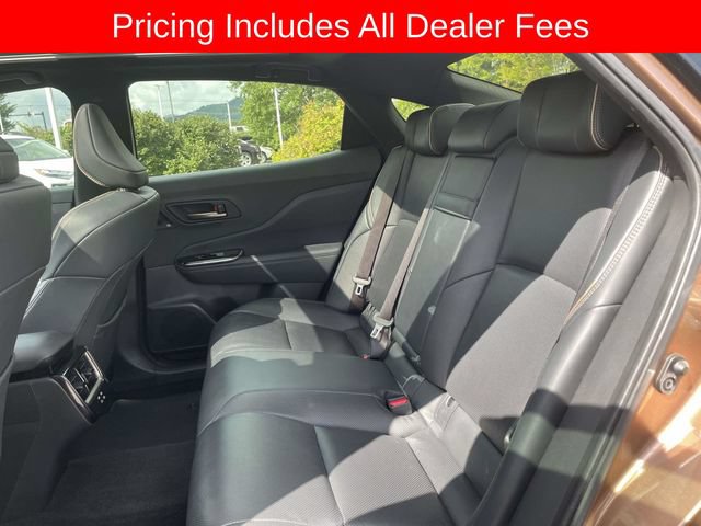 Used 2025 Toyota Crown Platinum AWD/4WD image 17