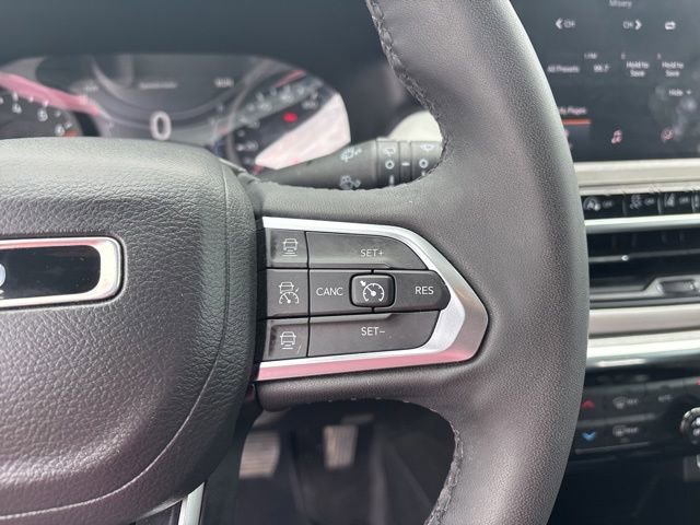 Used 2023 Jeep Compass Limited AWD/4WD image 17