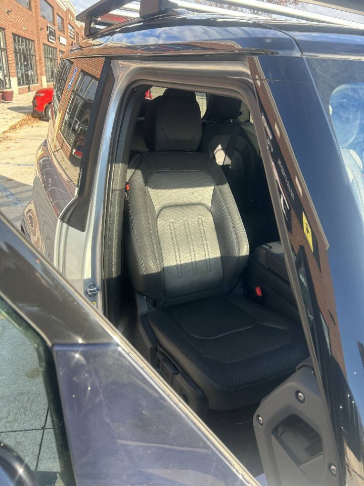 Used 2022 Land Rover Defender 90 X-Dynamic S image 34