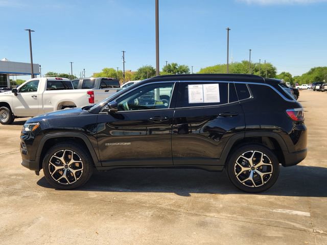 Used 2025 Jeep Compass Limited image 4