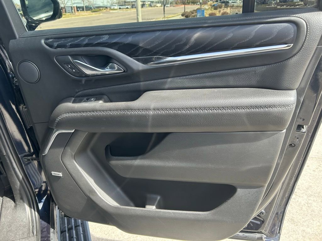 Used 2023 GMC Yukon XL Denali AWD/4WD image 31