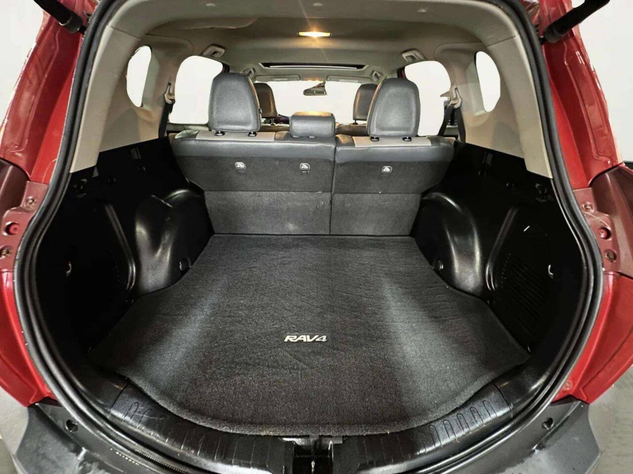 Used 2014 Toyota RAV4 Limited w/ Technology Package image 7