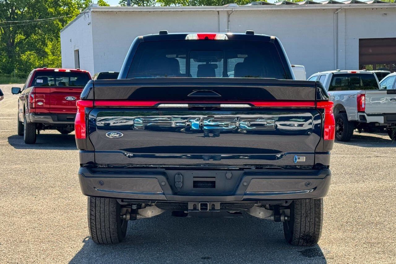 Used 2022 Ford F150 Lightning Lariat AWD/4WD image 4