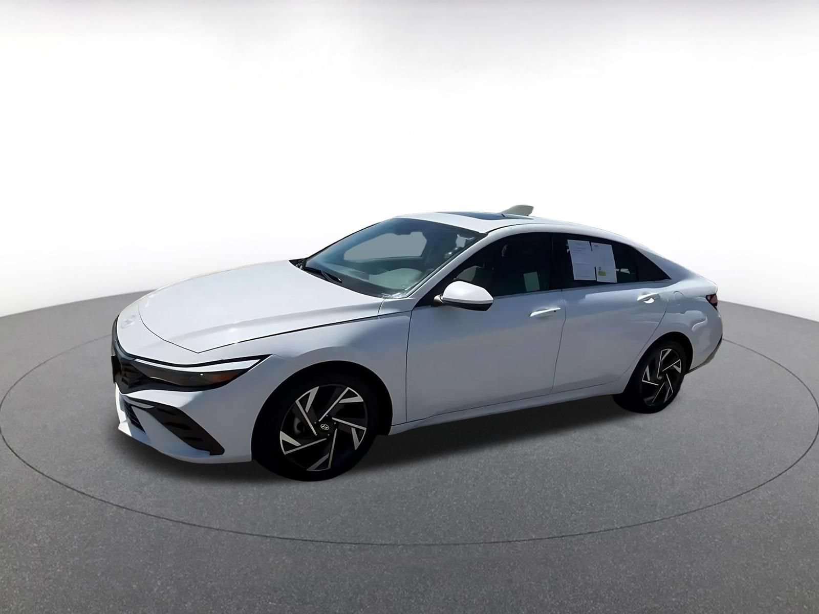 Used 2025 Hyundai Elantra SEL FWD image 7