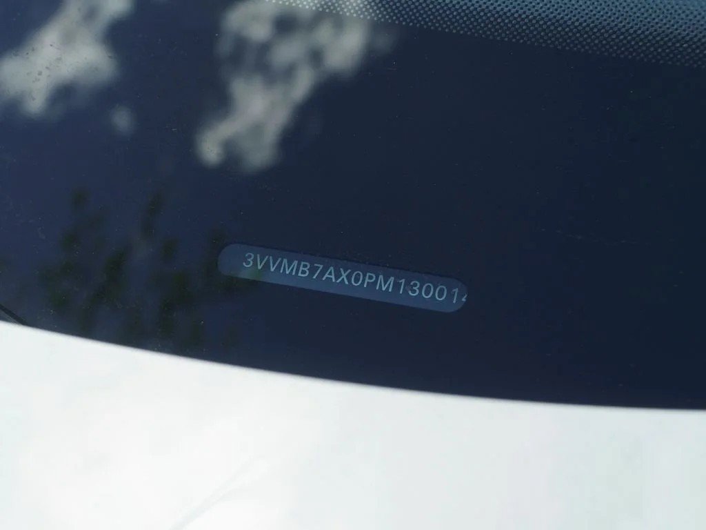 Used 2023 Volkswagen Tiguan SE w/ Panoramic Sunroof Package AWD/4WD image 30