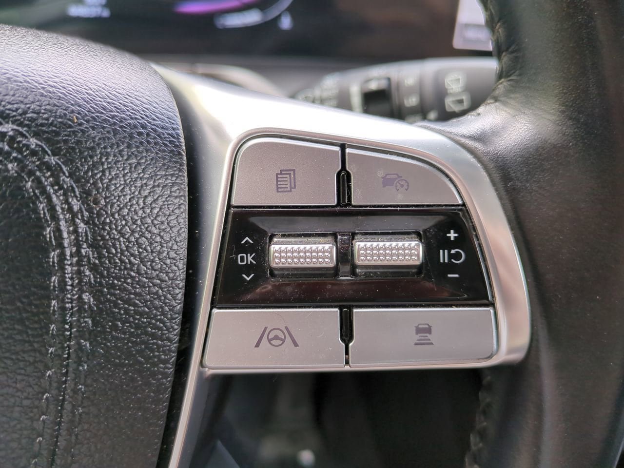 Used 2025 Kia Telluride S AWD/4WD image 27