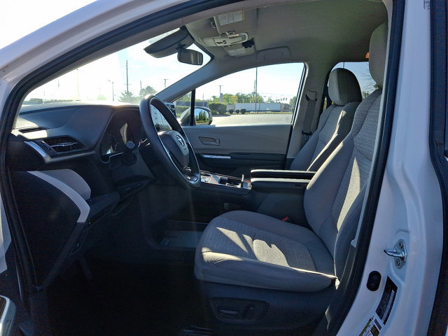 Used 2022 Toyota Sienna LE image 13