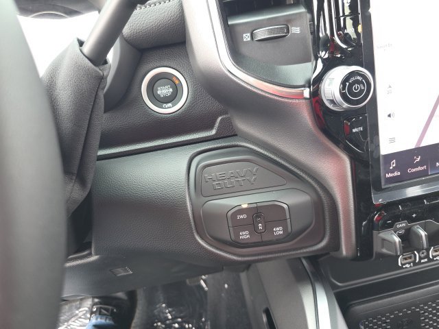 New 2026 RAM 2500 Laramie w/ Night Edition AWD/4WD image 24
