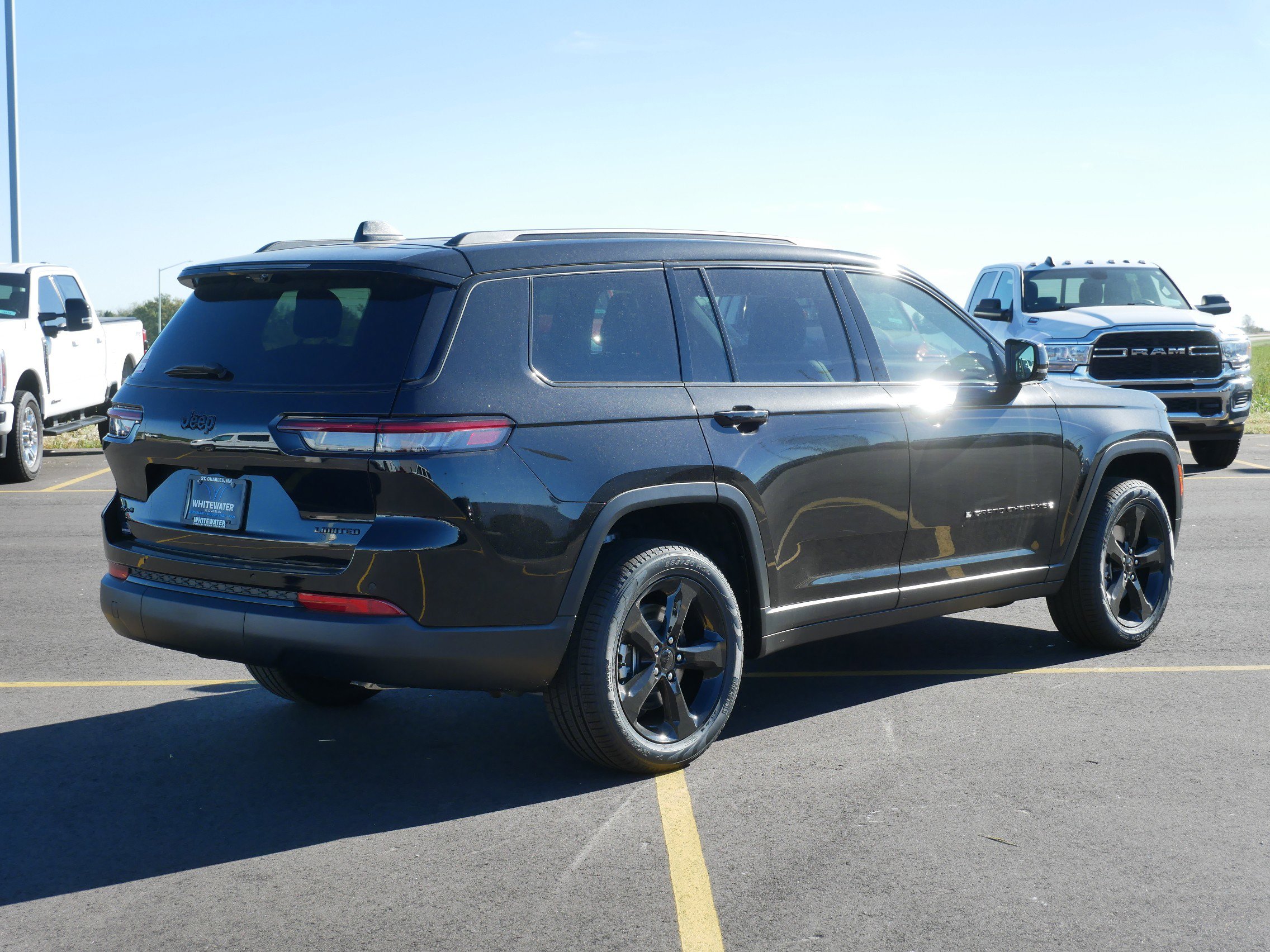 New 2025 Jeep Grand Cherokee L Limited w/ Luxury Tech Group II image 2