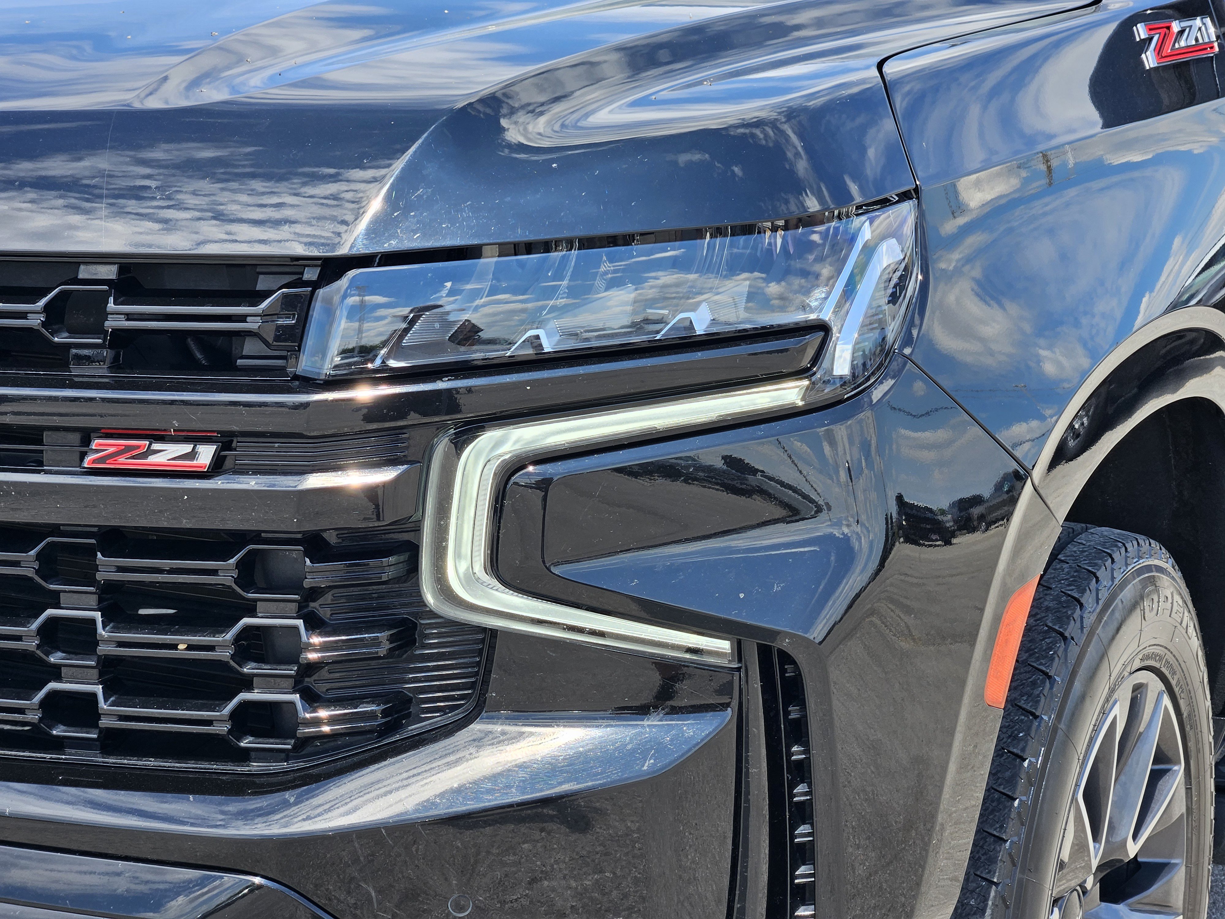 Used 2023 Chevrolet Tahoe Z71 w/ Luxury Package AWD/4WD image 8