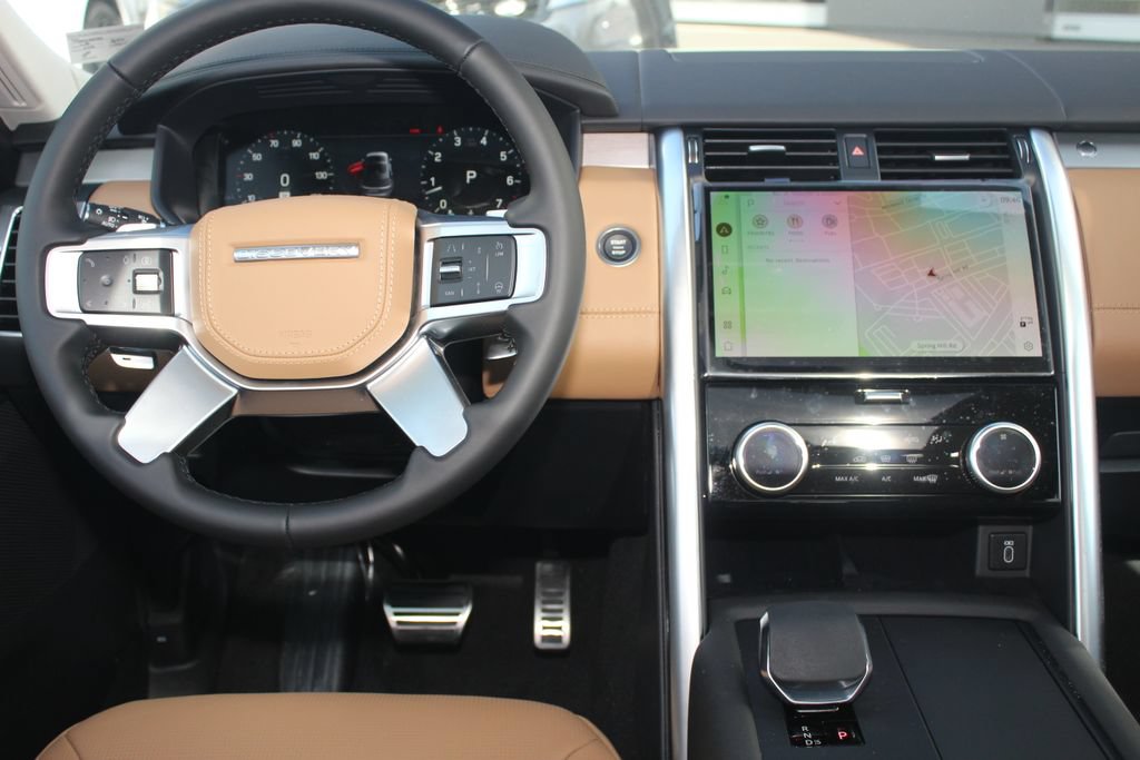 New 2026 Land Rover Discovery Limited Edition AWD/4WD image 4