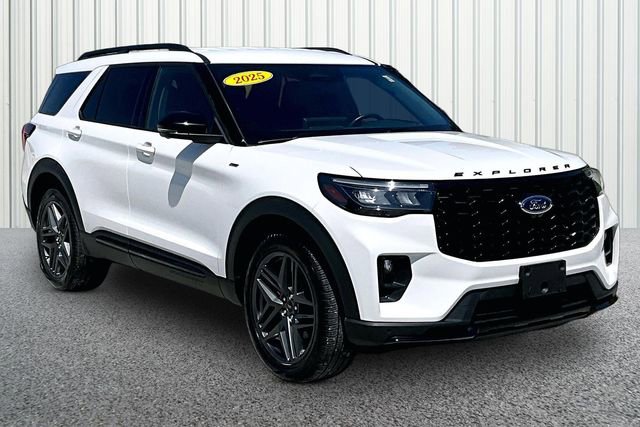 Used 2025 Ford Explorer ST-Line w/ ST-Line Street Pack AWD/4WD image 1