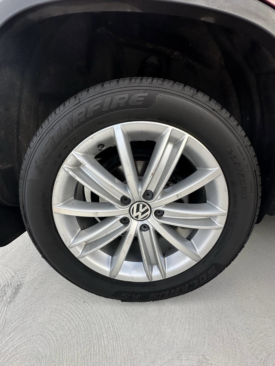 Used 2012 Volkswagen Tiguan SE image 23