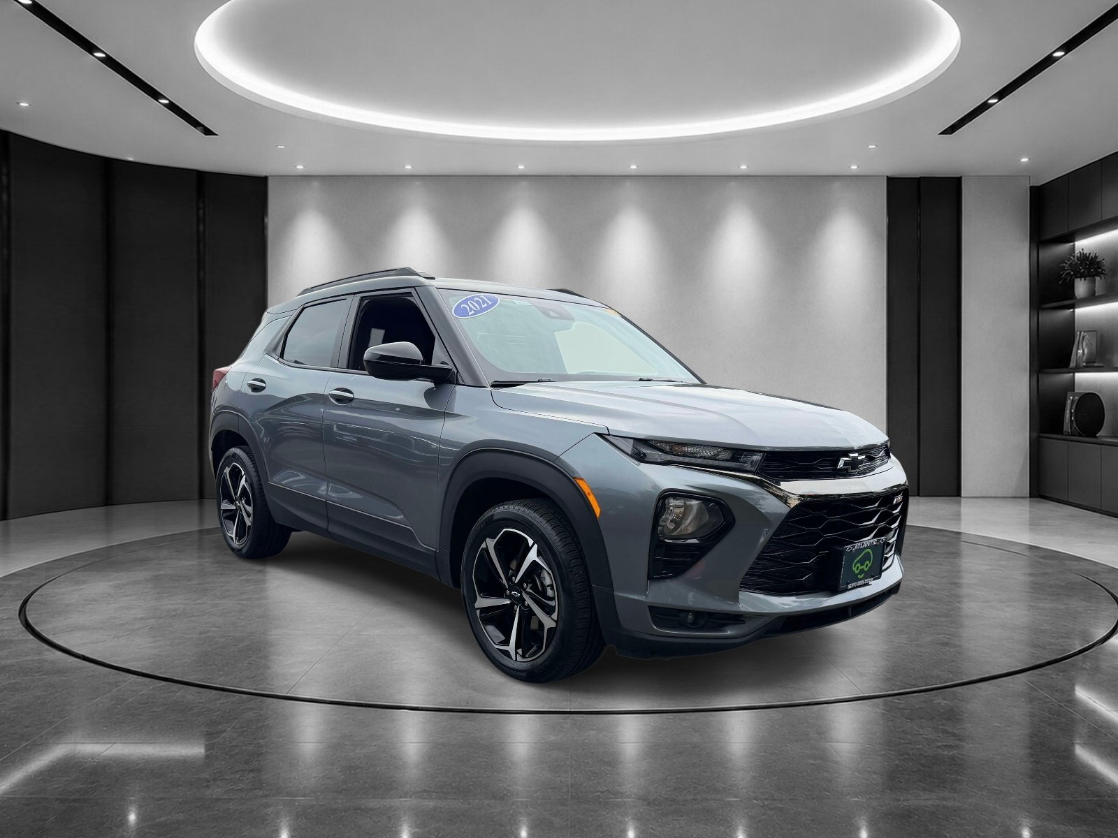 Used 2021 Chevrolet TrailBlazer RS w/ Sun and Liftgate Package AWD/4WD image 2