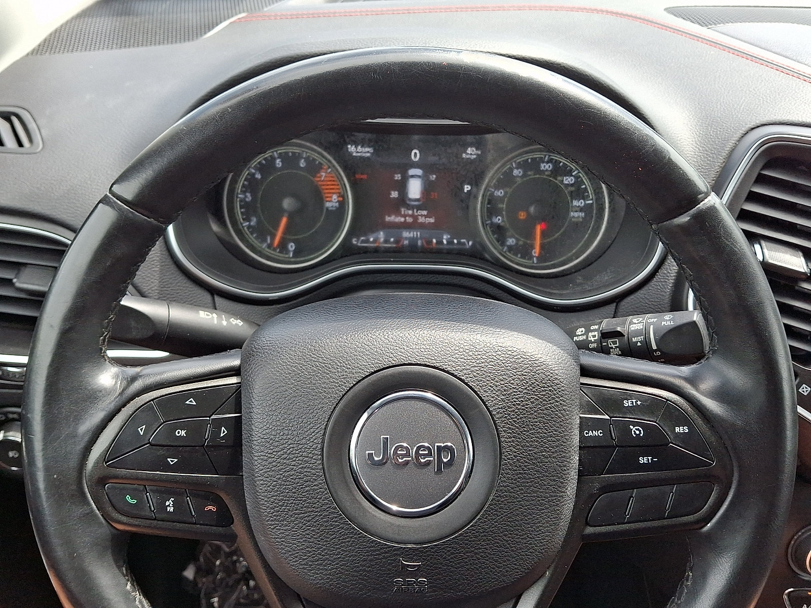Used 2019 Jeep Cherokee Trailhawk AWD/4WD image 17