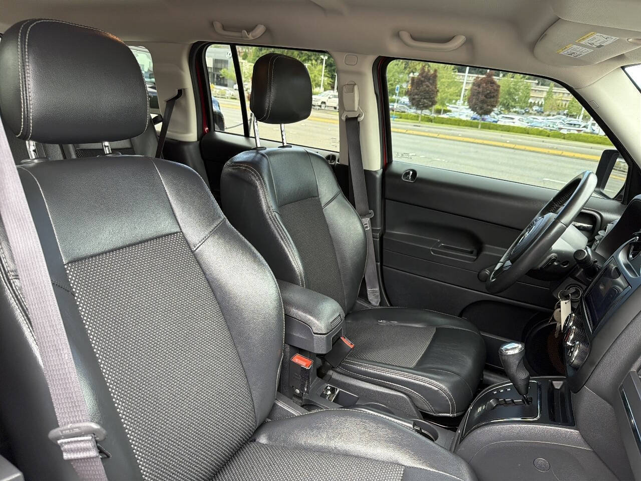 Used 2017 Jeep Patriot Sport AWD/4WD image 19