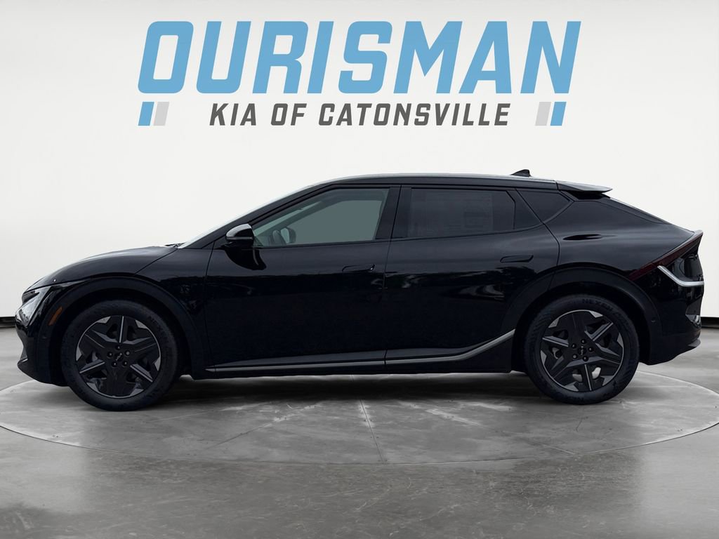 New 2025 Kia EV6 Light w/ Light LR Technology Package image 3