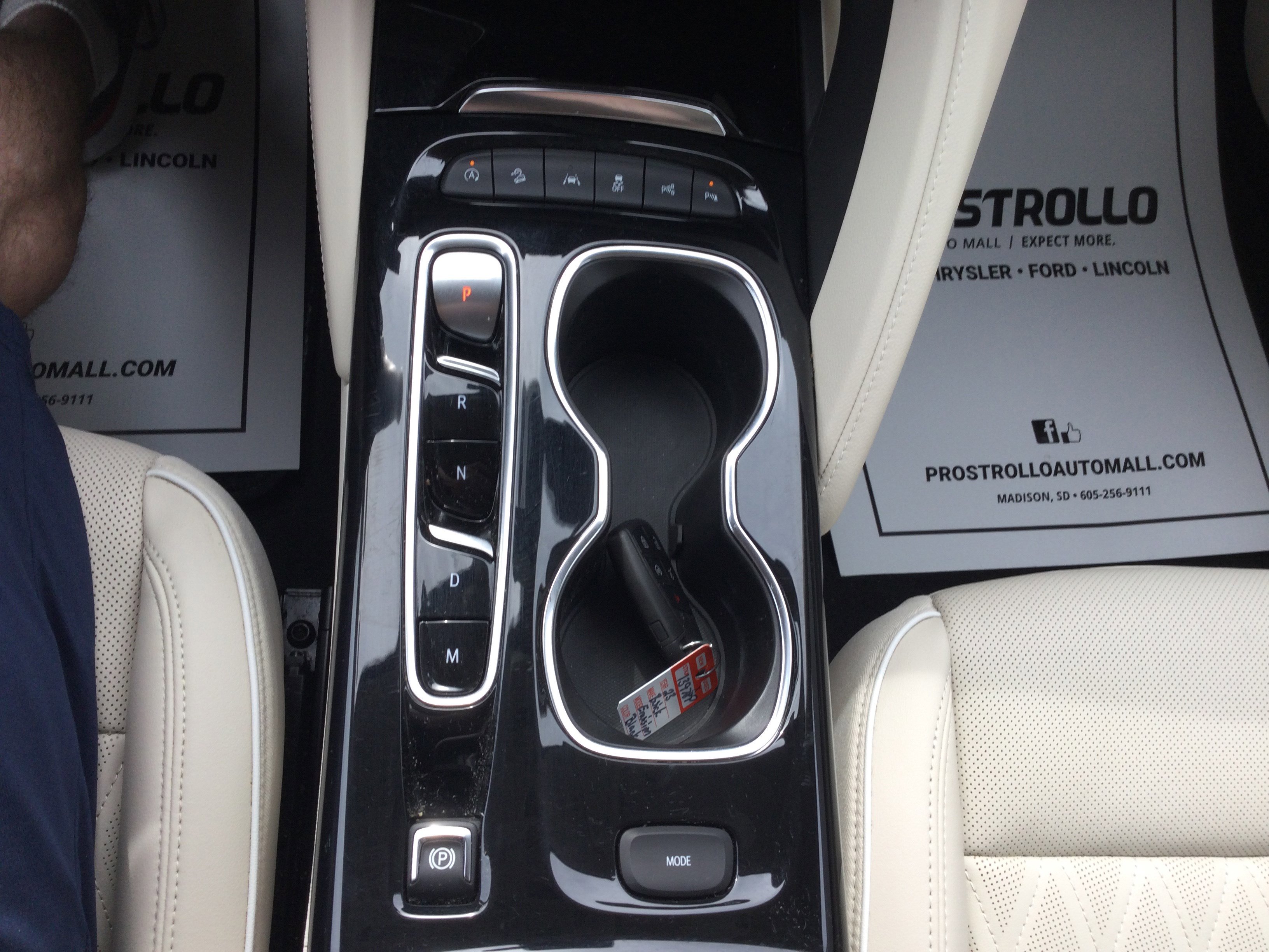 Used 2023 Buick Envision Avenir AWD/4WD image 16