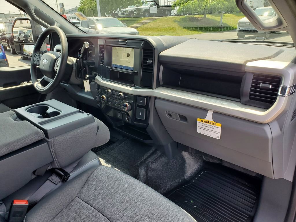 New 2025 Ford F450 XL w/ XL Chrome Package image 19