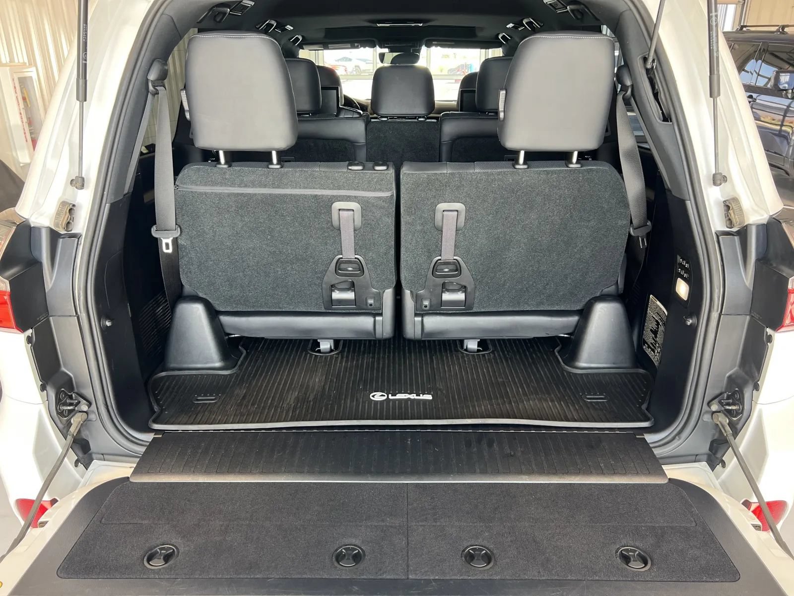 Used 2021 Lexus LX 570 4WD w/ Sport Package image 26