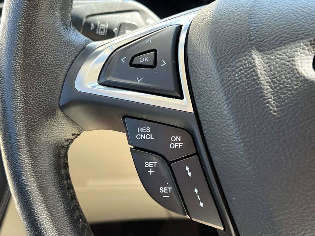 Used 2018 Ford Edge Titanium w/ Ford Safe & Smart Package AWD/4WD image 31