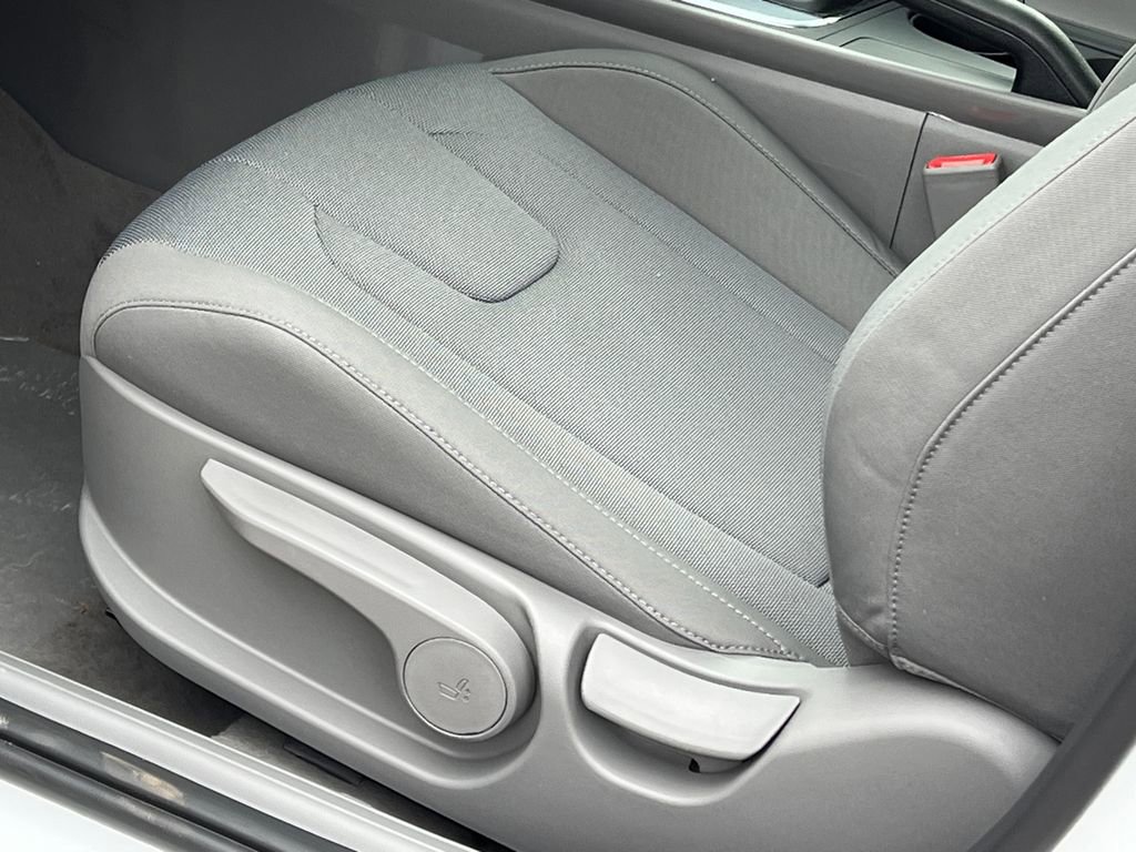 New 2026 Hyundai Elantra SE FWD image 7