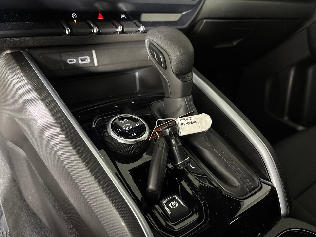 Used 2023 Chevrolet Colorado Trail Boss w/ Advanced Trailering Package AWD/4WD image 18