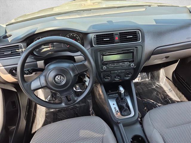Used 2013 Volkswagen Jetta S FWD image 16