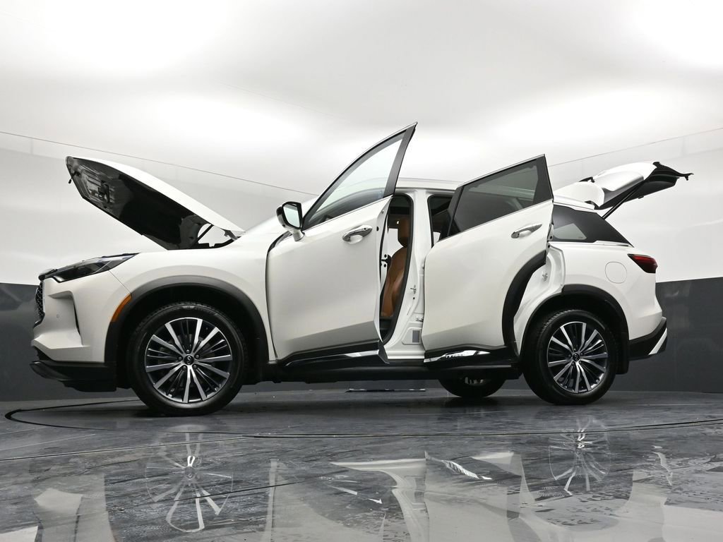 Used 2023 INFINITI QX60 Sensory w/ Vision Package image 39