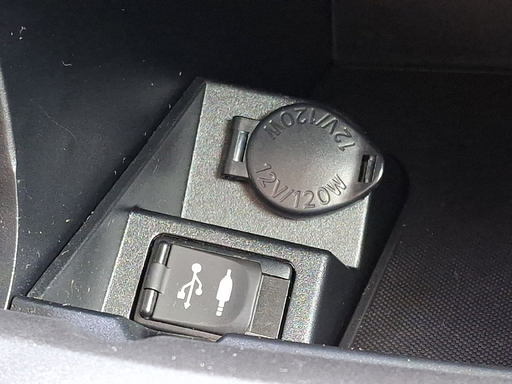 Used 2015 Toyota Camry LE FWD image 25