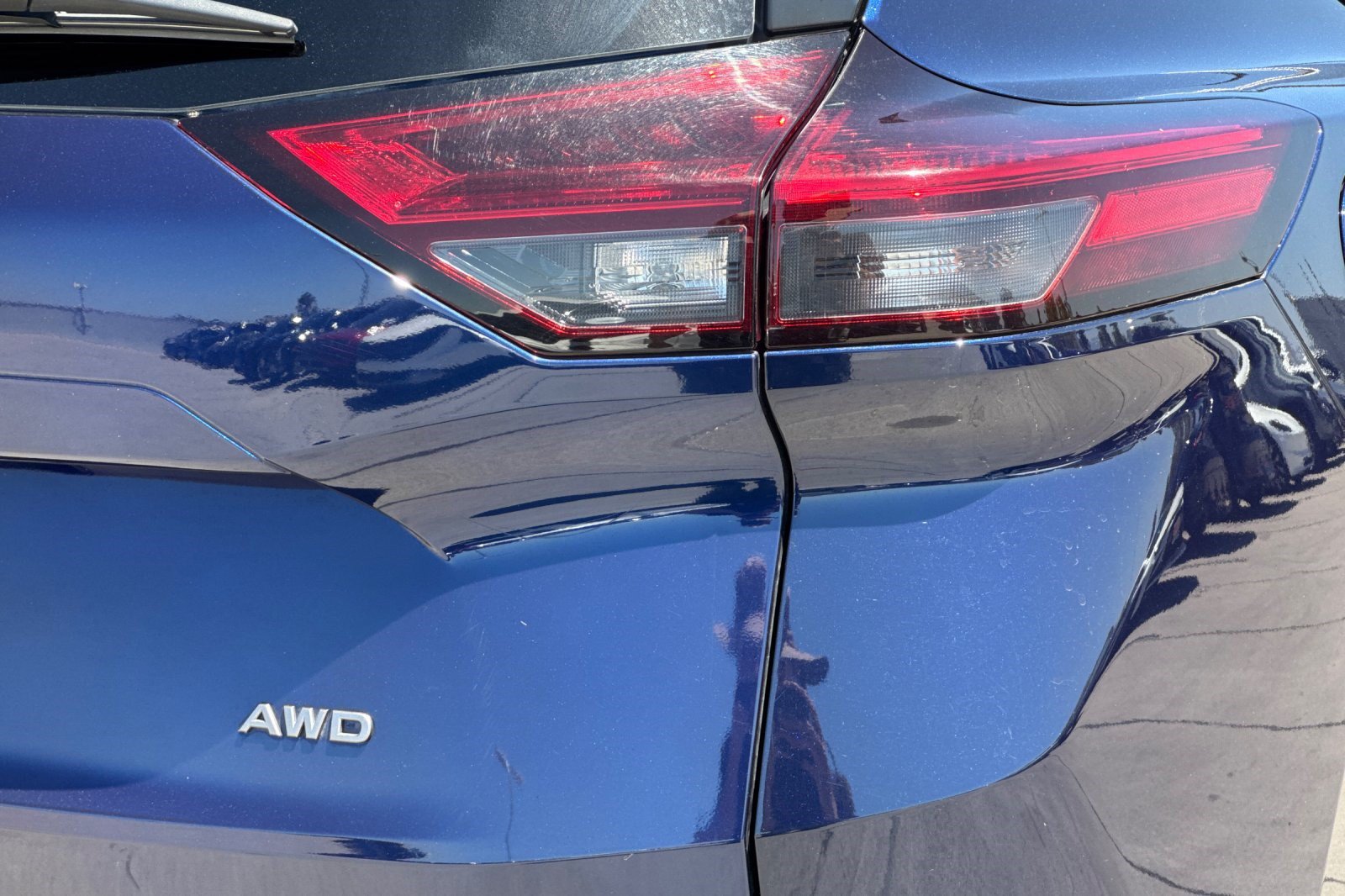 Used 2025 Nissan Rogue SV AWD/4WD image 27