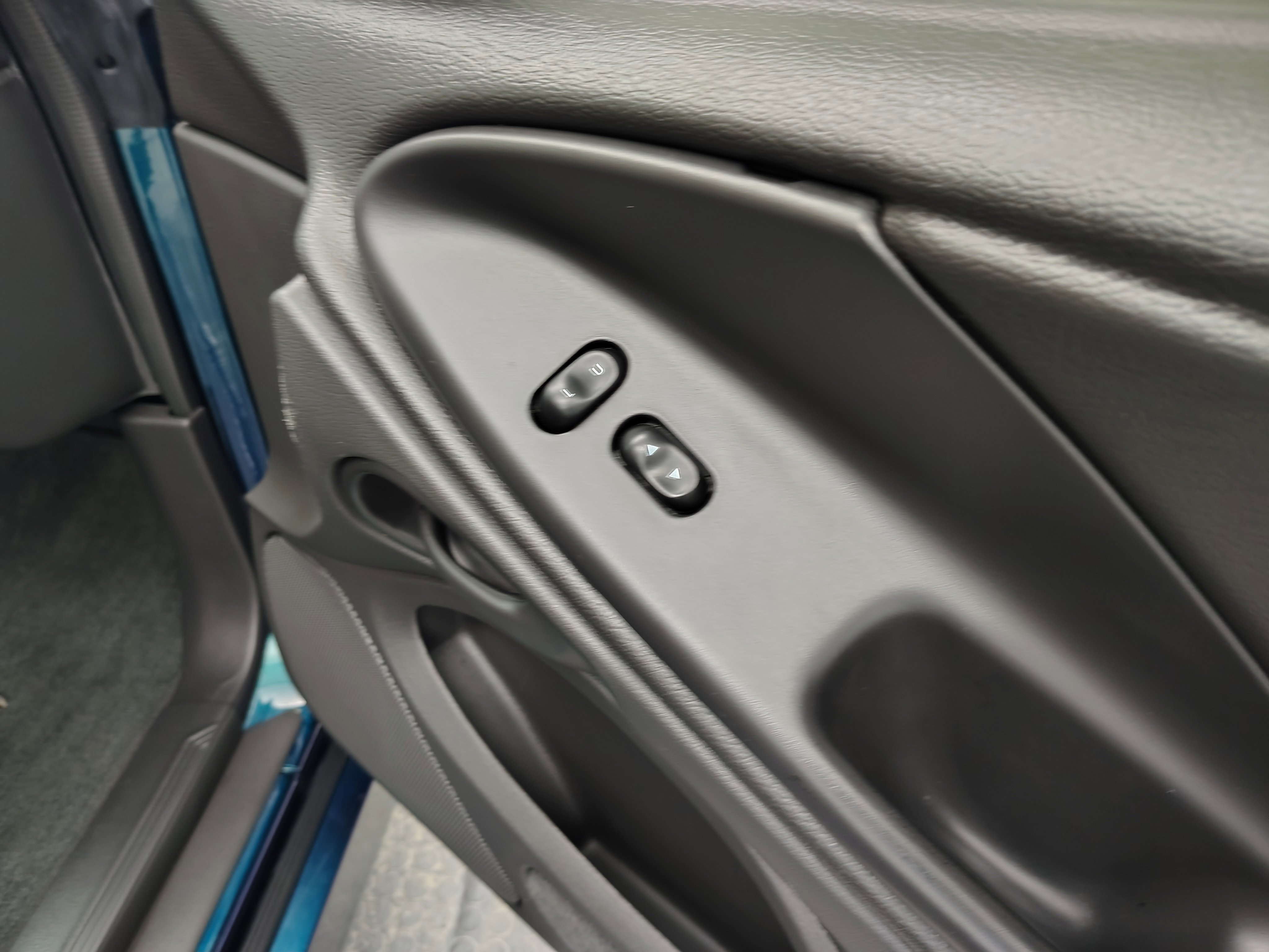 Used 2004 Ford Mustang Cobra RWD image 60