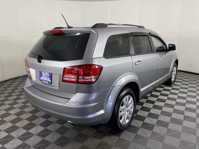 Used 2017 Dodge Journey SE FWD image 3