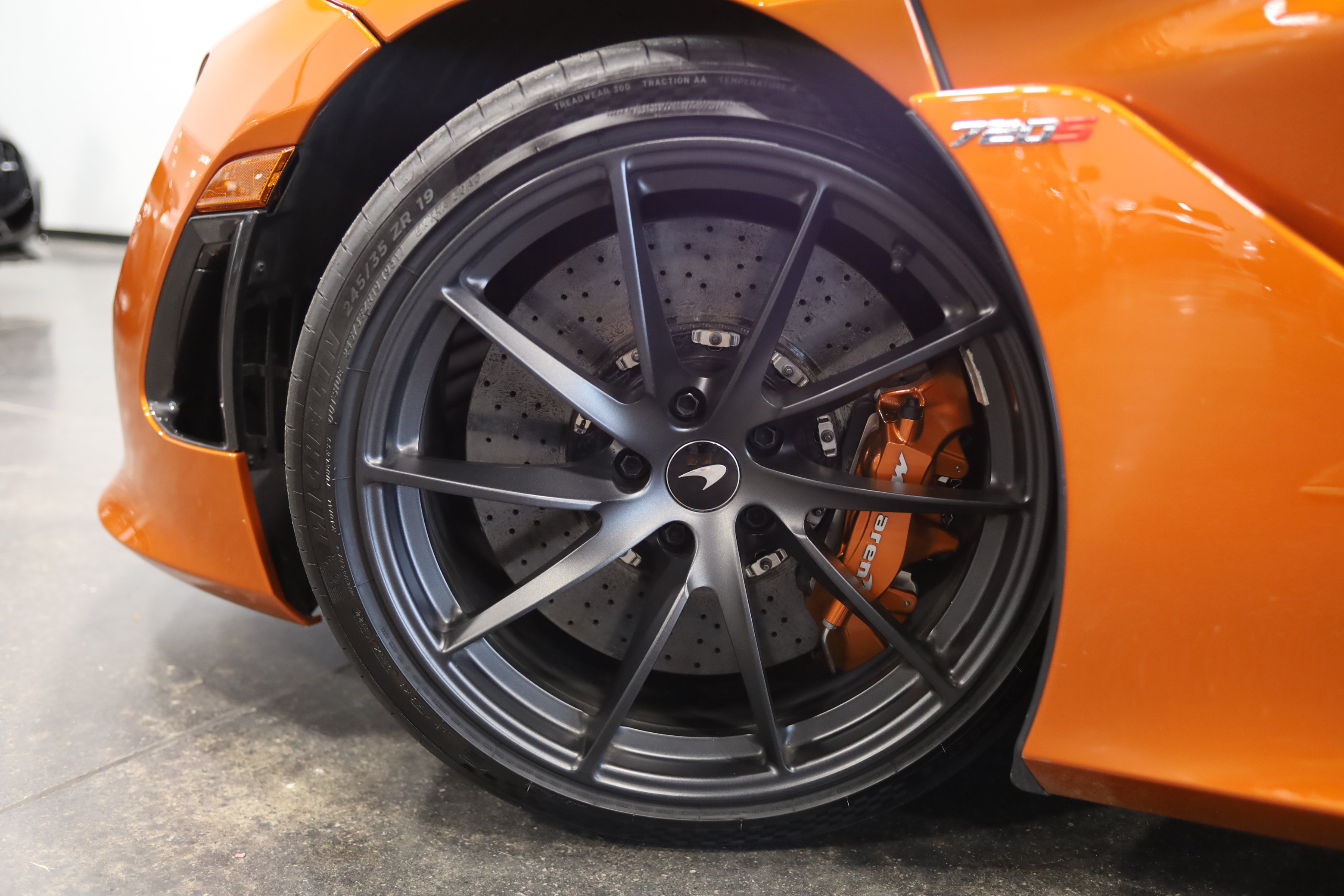 Used 2019 McLaren 720S Performance RWD image 12