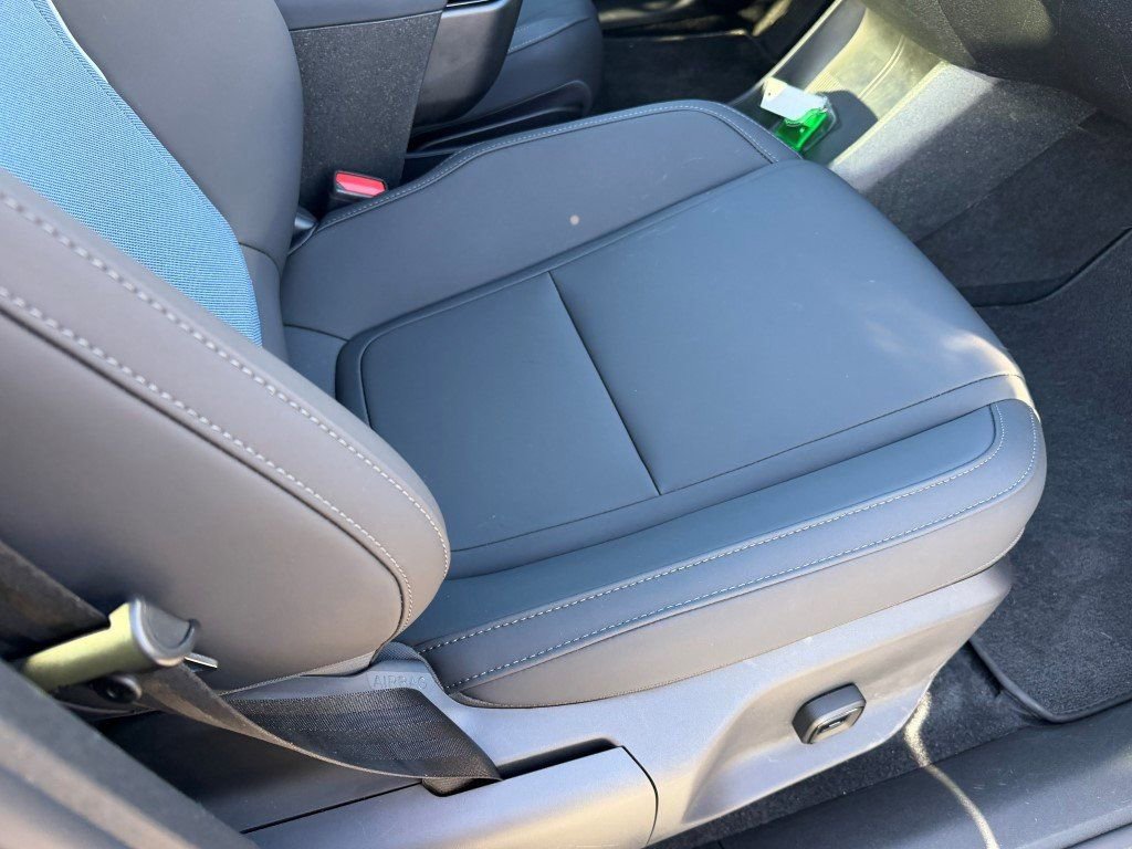 Certified 2025 Volvo EX30 Ultra image 16